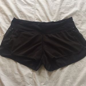 Lululemon size 8 Speed Up 2.5 Shorts
